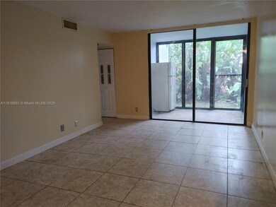 212 Lake Pointe Dr unit 112, Oakland Park, FL 33309 - photo 5
