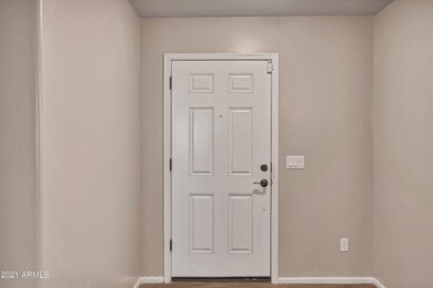 10820 W Elm St-32