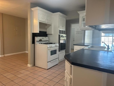 2410 W 11th St, Odessa, TX 79763 - photo 5