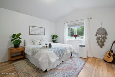 2810WSTRAWBERRYLN-08501