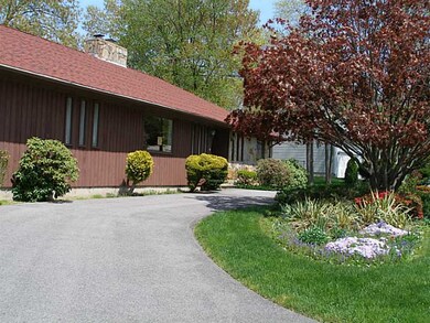 65 Larkspur Dr, Cranston, RI 02920 - photo 2