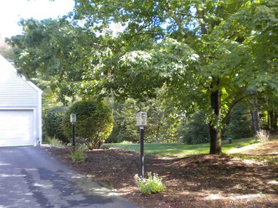 52 Wentworth Dr, Bedford, NH 03110 - photo 3