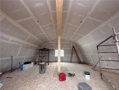 11 Clyde St, Ellwood City, PA 16117 - photo 4