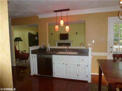 Kitchen - Fabulously Open and convenient Kitchen. 