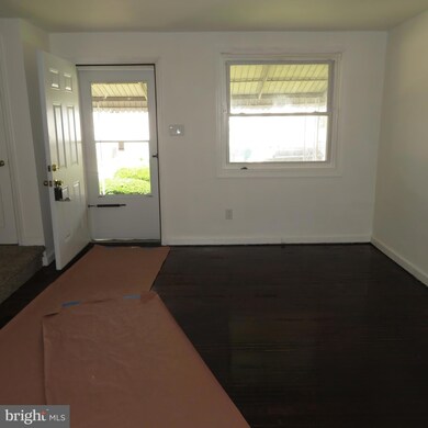 202 Marks Ave, Darby, PA 19023 - photo 4