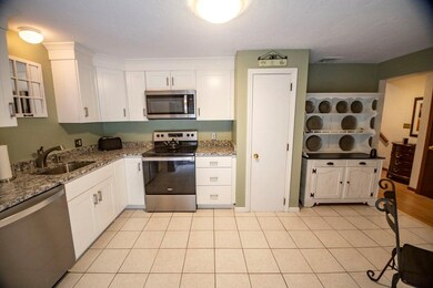 7 Pine View, Millis, MA 02054 - photo 4