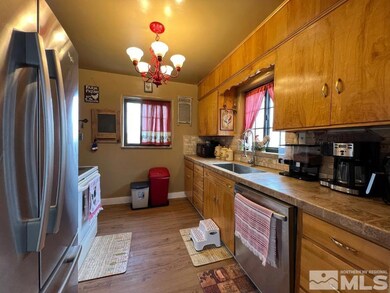 305 E 4th St, Winnemucca, NV 89445 - photo 6