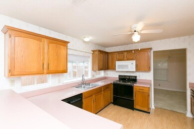 Look at that counter space!