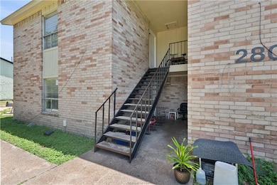 2808 Cypress Bend Cir, Bryan, TX 77801 - photo 2