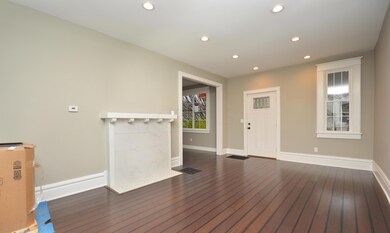 Living Room (2)