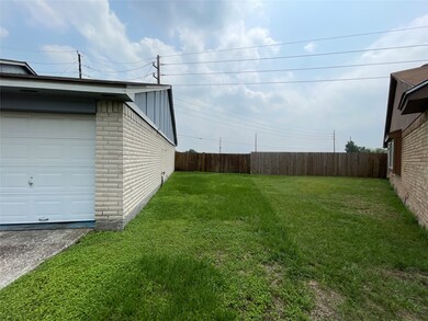 11302 Hombly Ct, Houston, TX 77066 - photo 5