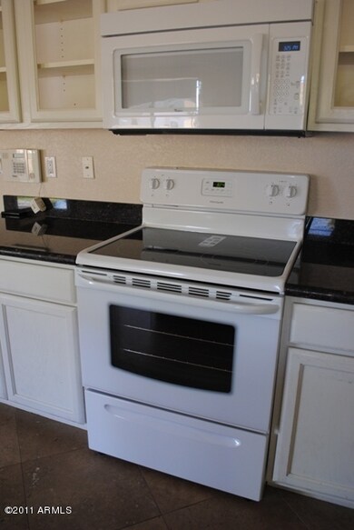Stove & Microwave