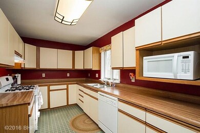 2415 53rd St, Des Moines, IA 50310 - photo 5