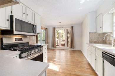 220 Lamplighter Ct SE, Marietta, GA 30067 - photo 5