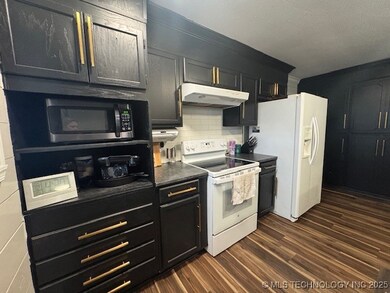 30244 Oklahoma 71 unit A, Quinton, OK 74561 - photo 7