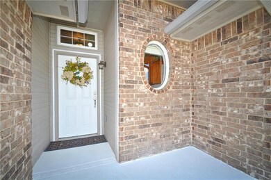 Large front covered porch!
