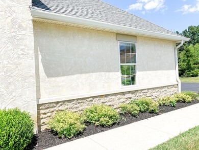 6043 Eiger Dr unit 6043, Columbus, OH 43213 - photo 4