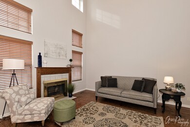 295 Manor Dr unit 64C, Buffalo Grove, IL 60089 - photo 4