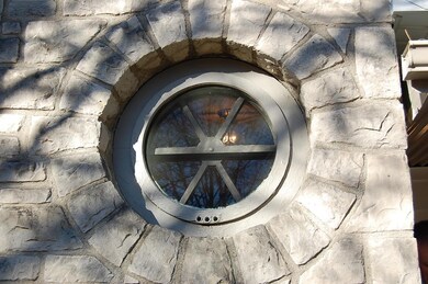 342 Piedmont Rd, Columbus, OH 43214 - photo 2