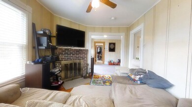 989 W Washington St, Hanson, MA 02341 - photo 3