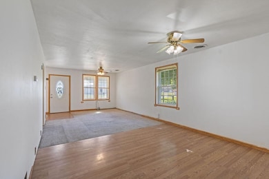 533 N 3rd St, David City, NE 68632 - photo 5