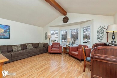 06-Living Room 20210419-DW-0769