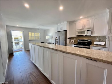 1051 3rd St S unit 302, Naples, FL 34102 - photo 3