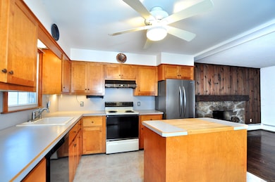 913 Jeremy Swamp Rd, Southbury, CT 06488 - photo 4