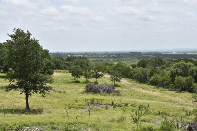 137 Soaring Eagles Dr unit 7, Fredericksburg, TX 78624 - photo 5
