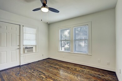 607 Enid St unit 2, Houston, TX 77009 - photo 5