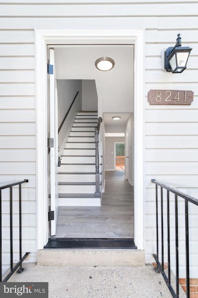 8241 Wycliffe Ct, Manassas, VA 20109 - photo 3