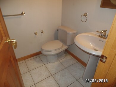 1 Oak View Ln, Hopedale, MA 01747 - photo 3