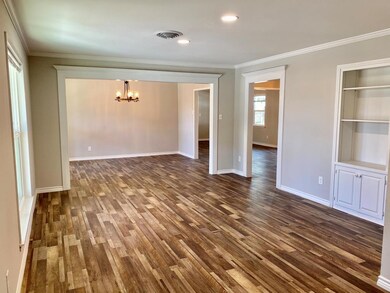 106 W Hackberry St, Fredericksburg, TX 78624 - photo 6