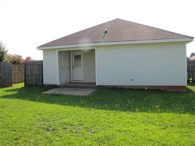 202 Haverhill Cir, Warner Robins, GA 31088 - photo 2