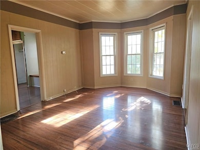 305 Highland Ave, East Syracuse, NY 13057 - photo 3