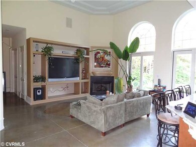 Den/Family/Great Room - 16  ceilings with sliding 