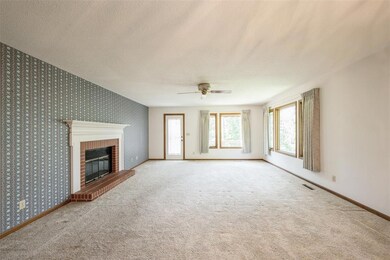 1591 Matterhorn Dr NE unit C, Cedar Rapids, IA 52402 - photo 5