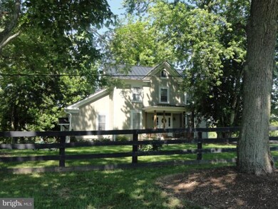 690 Silcott Springs, Purcellville, VA 20132 - photo 2