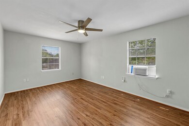4605 Beggs St unit 2, Houston, TX 77009 - photo 6