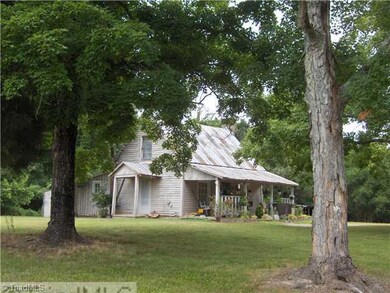 5949 Drake Rd, Greensboro, NC 27406 - photo 3