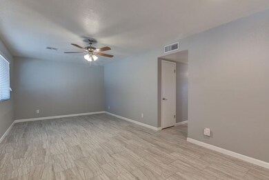 932 E Caldwell St-6