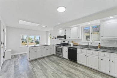 136 Frankfort St, Cranston, RI 02910 - photo 6