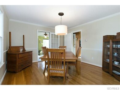 Dining Room view from foyer to Sun Room