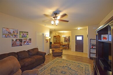 5225 Mcgrath Dr, Alvin, TX 77511 - photo 3