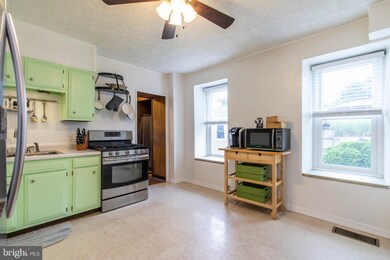 116 Broad St, Spring City, PA 19475 - photo 7