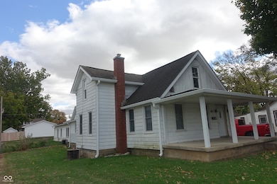 407 S Pleasant St, Edinburgh, IN 46124 - photo 2