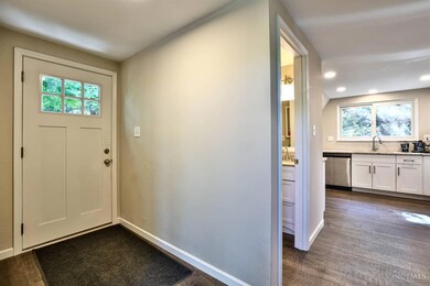 5237 Clearlake Dr unit 22, Cincinnati, OH 45247 - photo 4