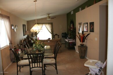 Living Rm / Dining Rm