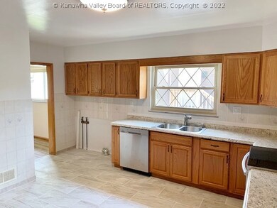 1327 Grosscup Ave, Dunbar, WV 25064 - photo 5