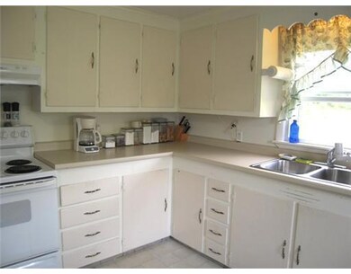 624 Hodsdon Rd, Pownal, ME 04069 - photo 2